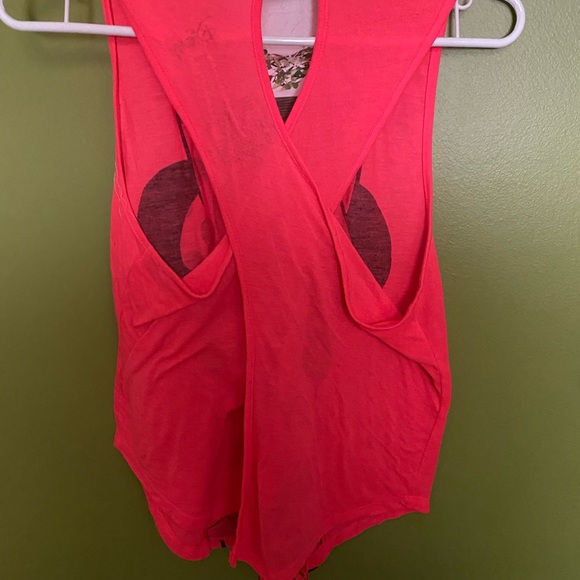 Disney Teen/Junior Fashion Tank Top Scared Minnie Mouse - Picture 3 of 3